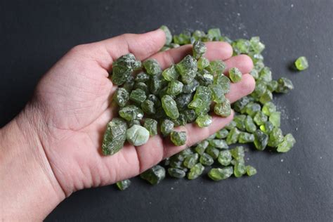 peridot su|genuine peridot stone.